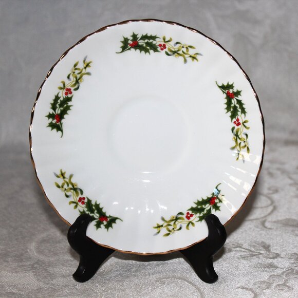 Royal Stafford Fine Bone China Saucer | Christmas Saucer | Holly & Berries - Picture 1 of 3
